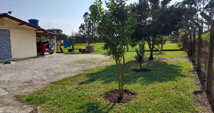 Chacara 6.500m² com 3 casas de 3 dormitorios em Piraquara