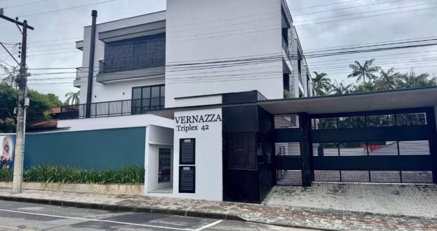 Sobrado triplex - bairro Glória - venda - Buch Imoveis - Imobiliária Joinville