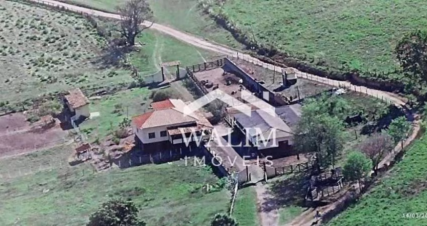 Fazenda com 5 dormitórios à venda, 158000 m² por R$ 1.500.000,00 - Centro - Carmo da Mata/MG