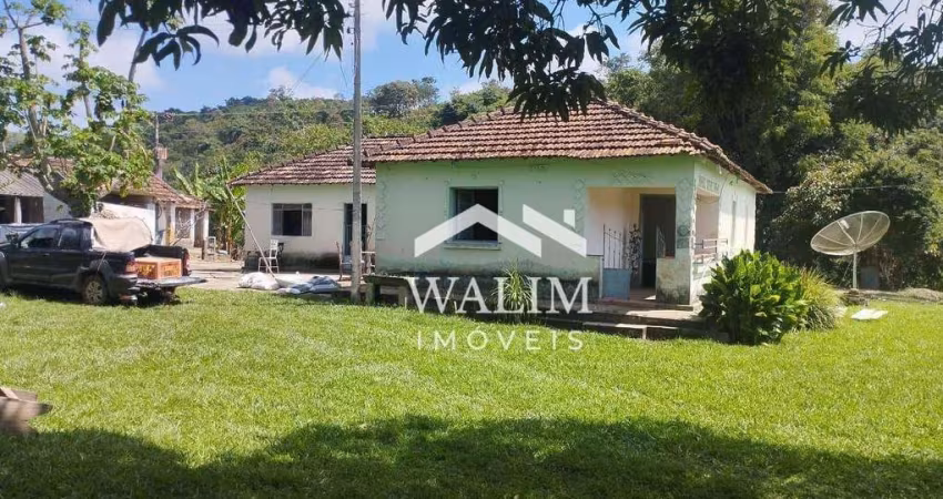 Fazendinha de 25 Hectares em Cláudio, MG – Água Abundante, Casa e Estrutura Completa!