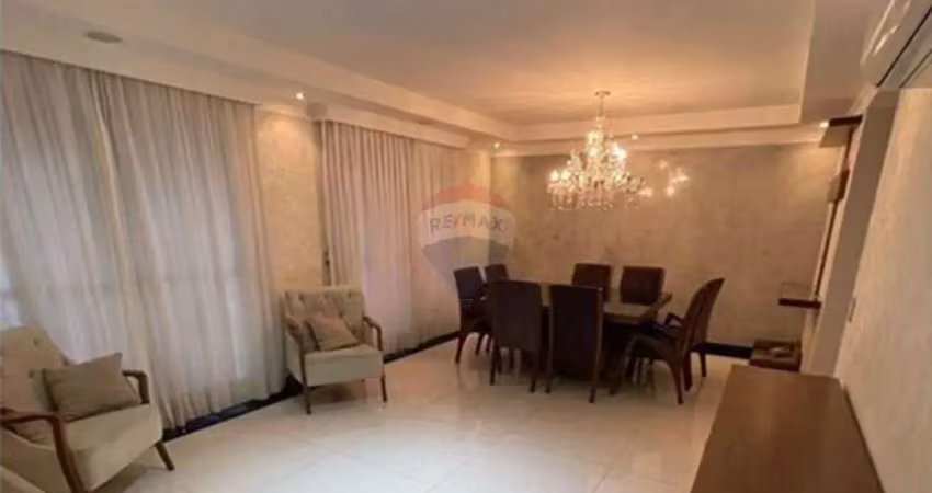 Apartamento, 3 quartos (suítes), 3 vagas,  150m, reformado, em frente ao bosque maia