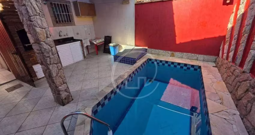 Casa Caiçara, piscina e churrasqueira, 03 quartos, 03 banheiros.