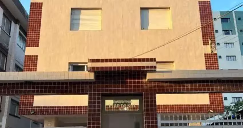 Kitnet caiçara, 47 metros úteis, 50 metros da praia, garagem.