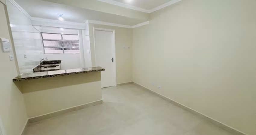 Apto 1 Dormitório todo reformado R$ 335.000,00 Ponta da Praia em Santos SP