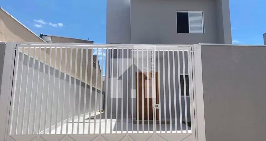 Excelente Sobrado à venda, 3 Dormitórios, 1 Suíte, 2 Vagas, Sala dois Ambientes - Residencial Santa