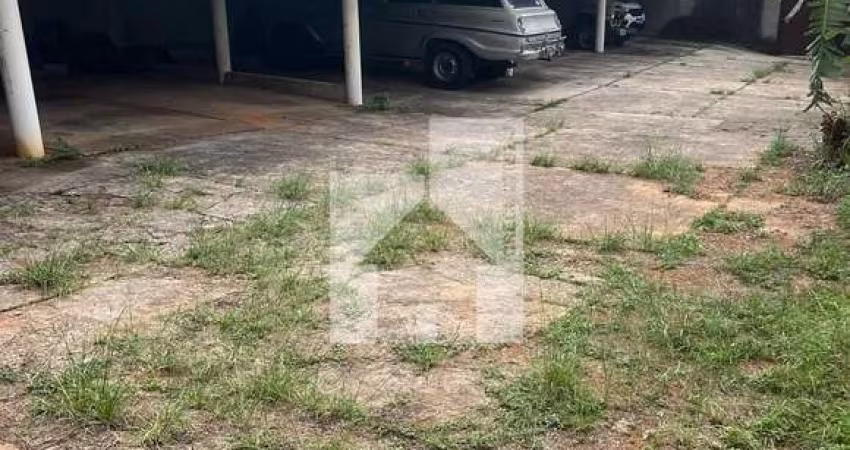 Ótimo Terreno à venda, 300m² sendo  Zona Mista (residencial e comercial )  - Vila de Vecchi/Vila Pr