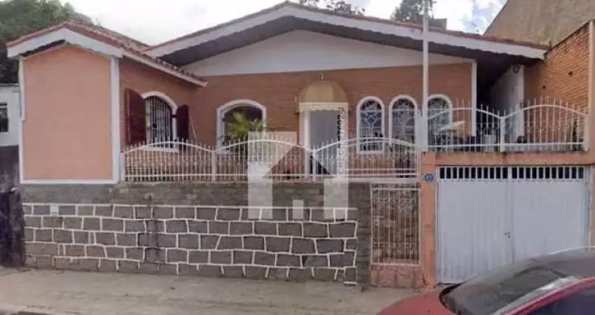 Excelente Casa à venda com 3 Dormitórios sendo 1 Suíte , Quintal com Churrasqueira, Jardim Bonfigli