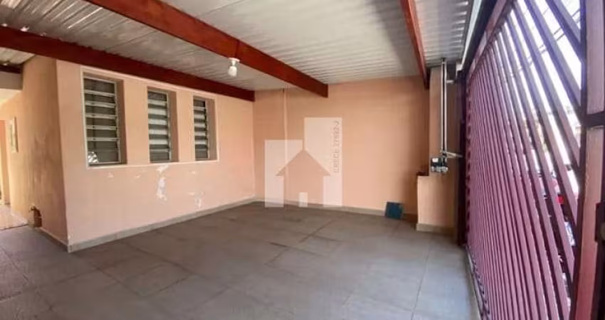 Casa Térrea Ótima Localização a venda com 3 Dormitórios, Quintal com Horta, Ponte São João, Jundiaí