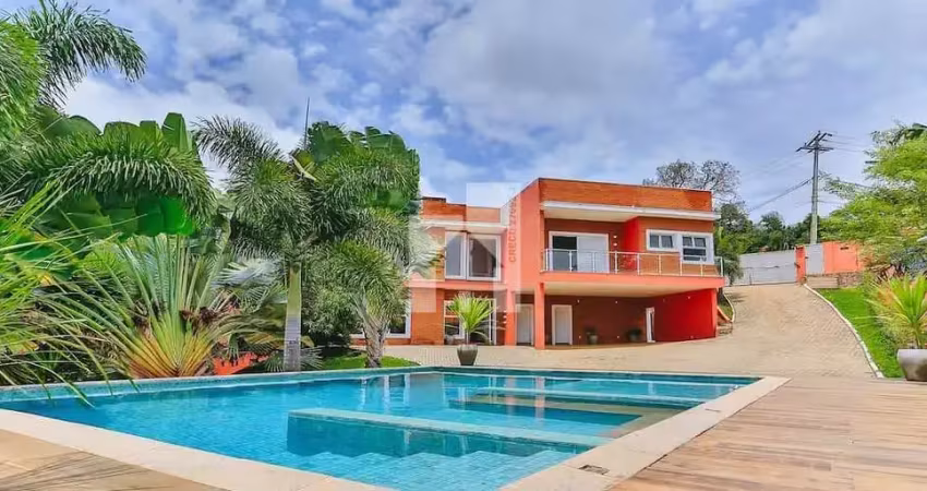Magnifica Chácara à venda com ´7 Suítes, Quadra de Beach Tennis, Piscina Aquecida, Jardim Tarantela