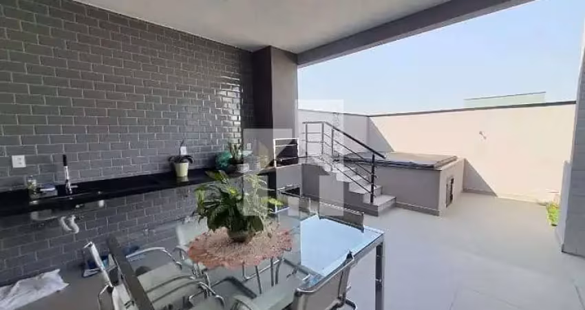 Magnifica Casa Térrea com 3 Suítes, Espaço Gourmet com Jacuzzi, Aceita financiamento, Condomínio Ph