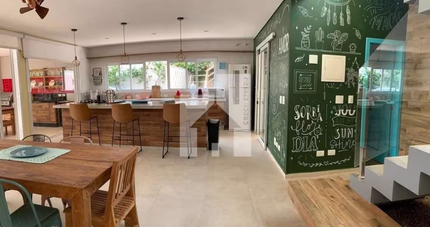 Magnifico  Sobrado à venda com 3 Dormitórios sendo 1 Suíte, Área Gourmet, Piscina de Borda Infinita