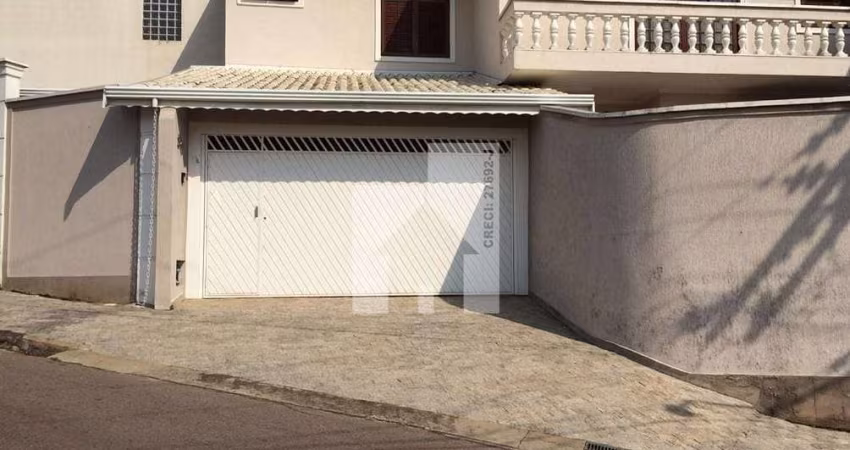 Excelente Sobrado à venda com 3 Dormitórios sendo 1 Suíte, 2 Quintais, Vila Galvão - Horto Floresta