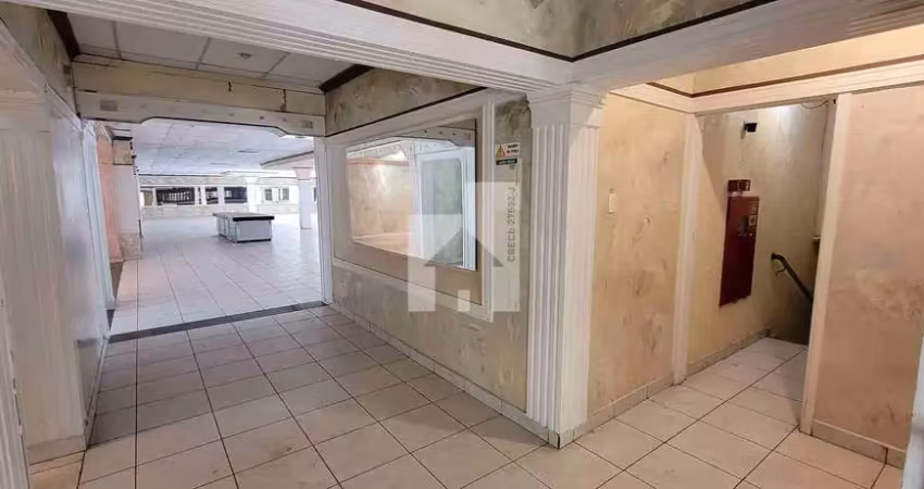 Salão comercial com 1.400m² de área util para locação, para buffet / restaurantes / festas, bairro