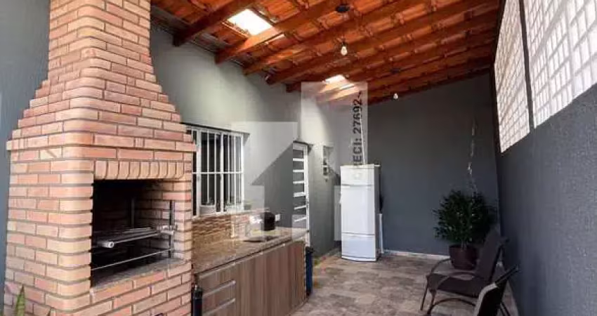 Excelente casa térrea 84m² com 3 dormitórios sendo 1 suíte, área gourmet com churrasqueira,  à vend
