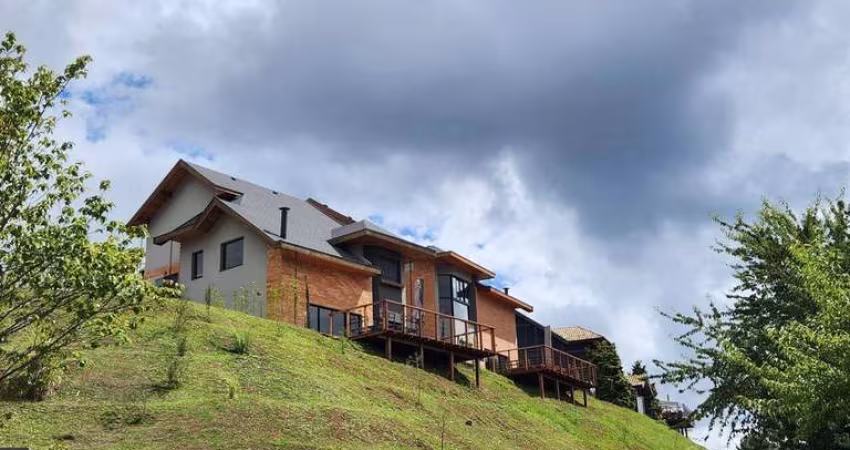 Casa Alto Padrão em Campos do Jordão