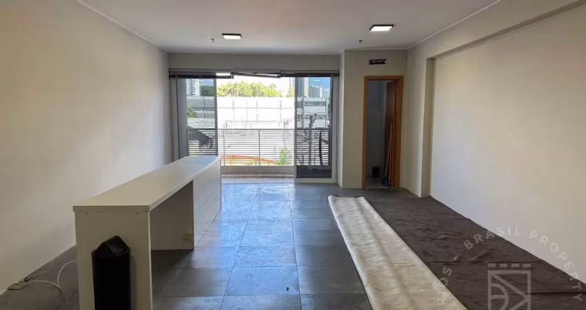 Sala Comercial 52m² com sacada para Venda e Locação no Jardim São Dimas