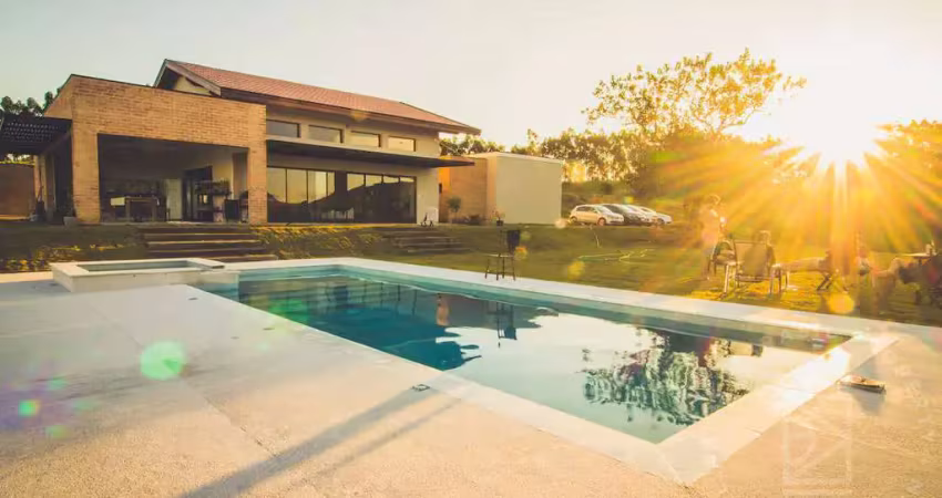 Casa de campo com spa e piscina, 4 suítes em são josé dos campos-sp
