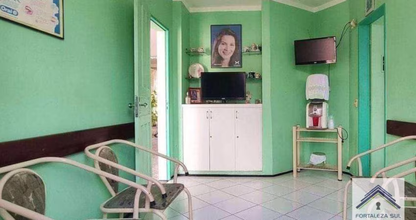 Casa com 3 dormitórios à venda, 222 m² por R$ 699.000,00 - Jardim das Oliveiras - Fortaleza/CE