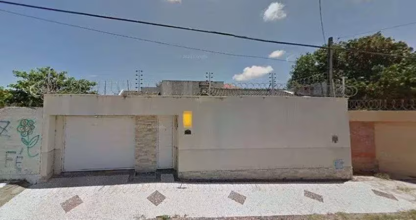 Casa com 3 quartos à venda na Rua Doutor Jurandyr Nunes, 543, Sapiranga, Fortaleza