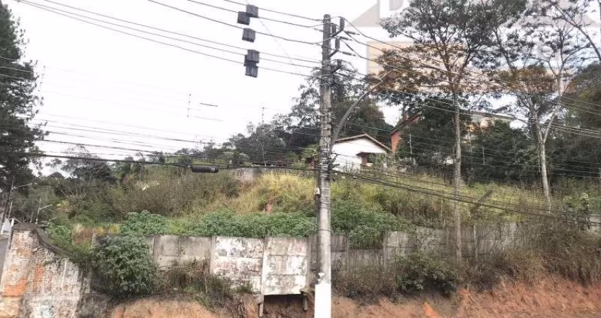 Terreno Comercial de 1.955m² à Venda em Embu das Artes-SP, Bairro Chácaras Ana Lúcia. Confira!