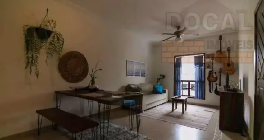 Casa em condomínio à venda em Taboão da Serra-SP, Parque Monte Alegre: 3 quartos, 1 suíte, 2 salas, 3 banheiros, 3 vagas de garagem, 157 m².