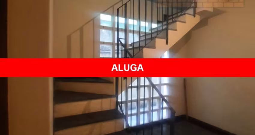 Casa com 3 quartos para alugar na Rua México, 44, Jardim América, Taboão da Serra