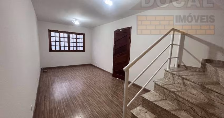 Imperdível Casa à Venda em SP - 2 quartos, 2 suítes, 2 salas, 3 banheiros, 4 vagas de garagem, 130m² - Jardim Monte Alegre