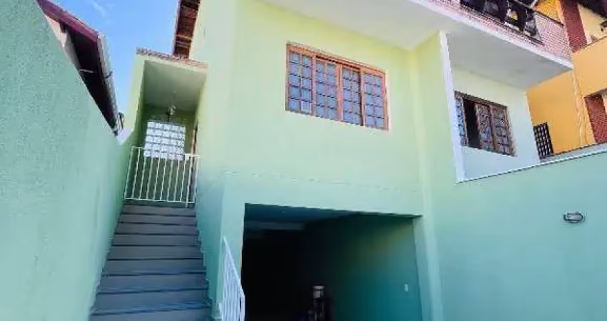 Casa em Condomínio de Luxo em Taboão da Serra-SP, com 3 Quartos, 2 Suítes e 3 Vagas de Garagem!