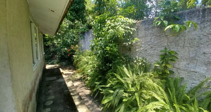 terreno amplo  com casa,  itaipu, Niteroi