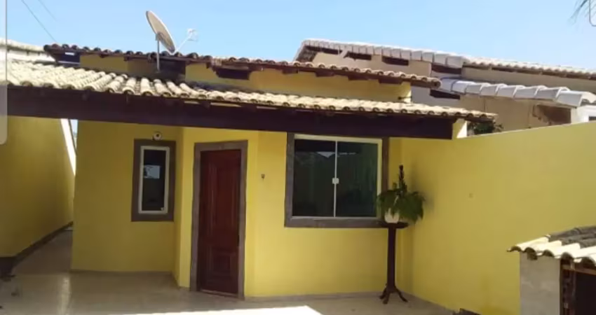 Linda casa linear com  03 quartos, sendo uma suíte no jardim atlântico central, itaipuaçu, maricá