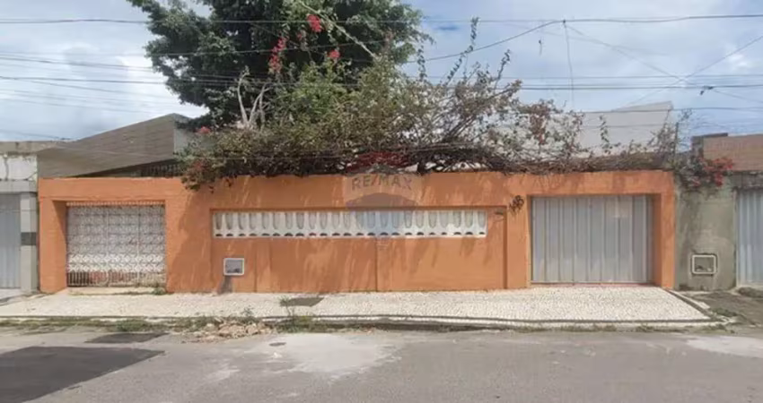 Casa plana no bairro jacarecanga - 3 quartos, próximo ao colégio dos bombeiros