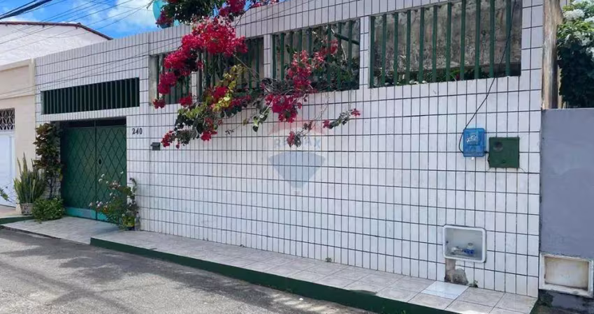 Casa com 4 quartos à venda na rua oito, 220, Vila Velha, Fortaleza
