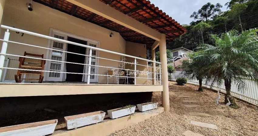 Casa 3 dormitórios na Primeiro de Maio Brusque