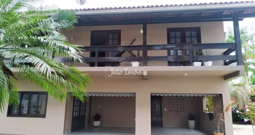 Casa com galpão em Dom Joaquim Brusque