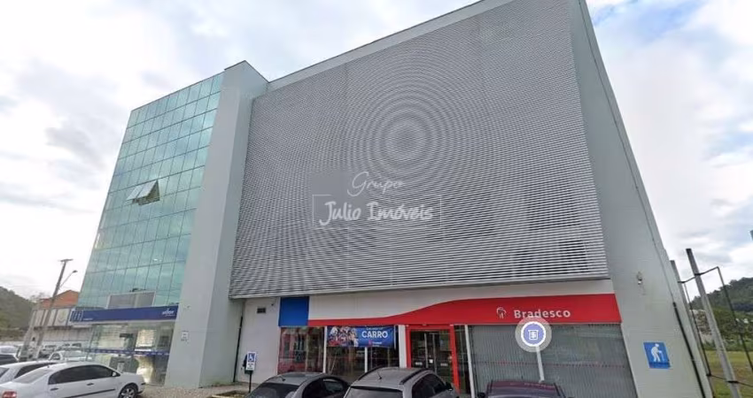 Sala comercial 1 vaga no Centro em Guabiruba