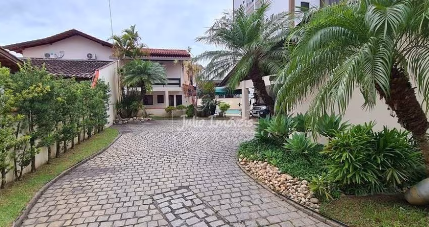 Terreno com casa de 7 dormitórios São Luiz Brusque