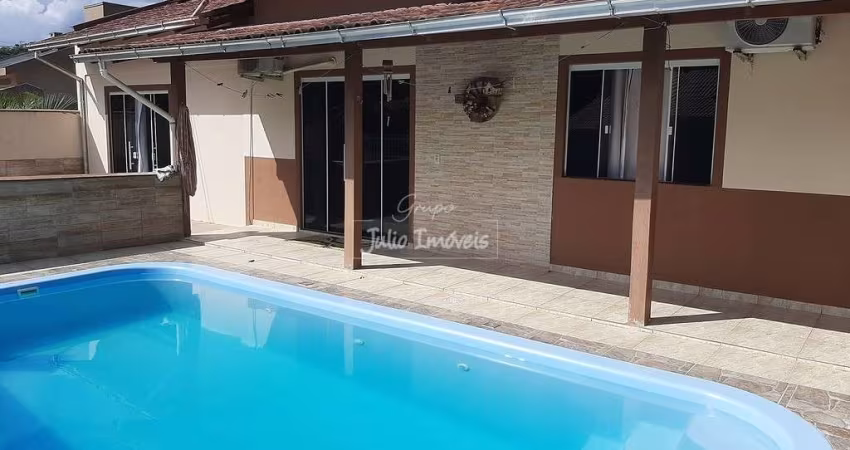 Casa com piscina nas Aguas Claras