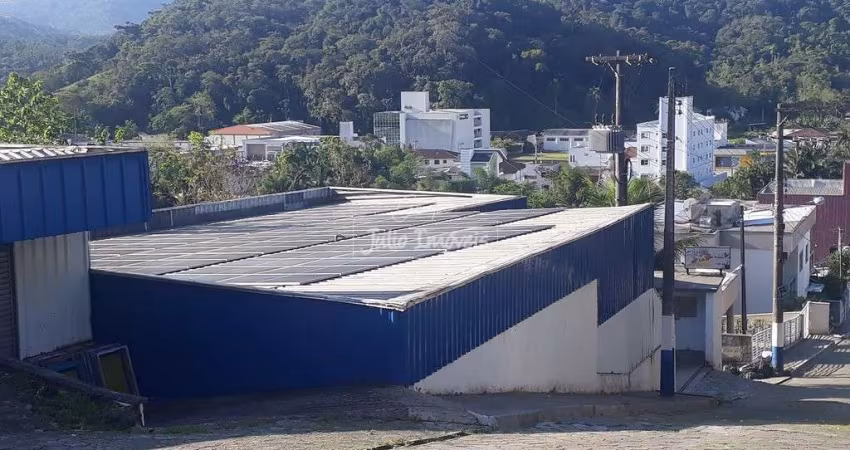 Galpão com 150,00 metros no Centro de Guabiruba