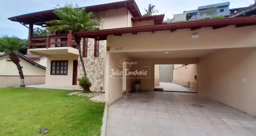 Casa com 03 quartos Primeiro de Maio Brusque