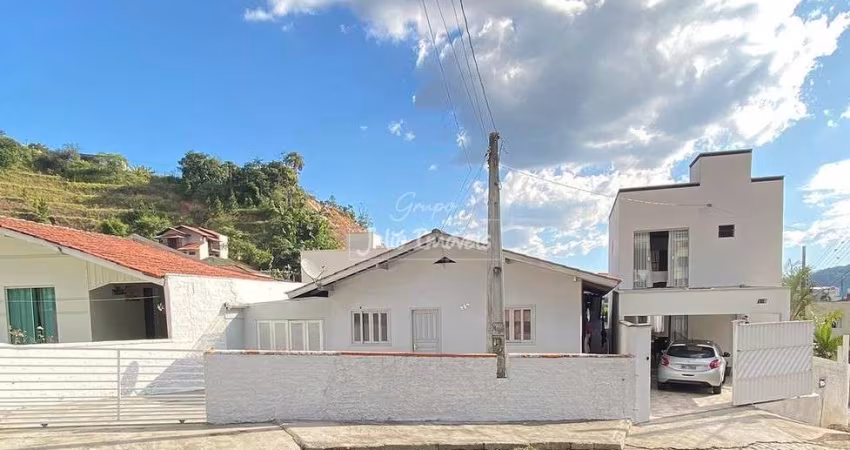Terreno com 02 casas no Nova Brasília Brusque