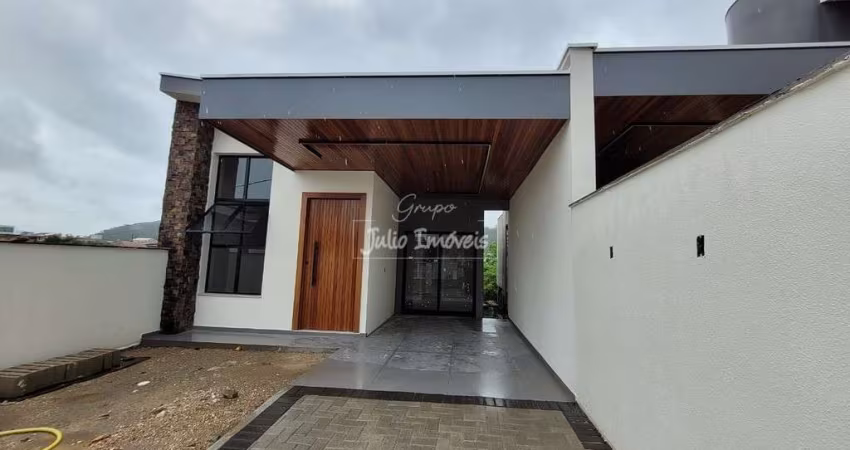 Casa baixa 3 dormitórios  Rio Branco Brusque