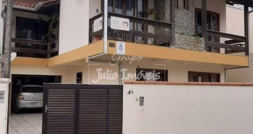 2 casas Santa Terezinha em Brusque