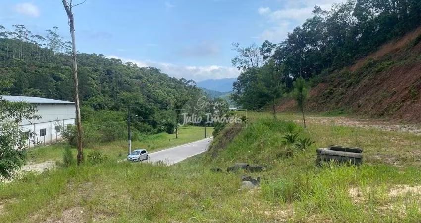 Terreno extenso no Aimoré na Guabiruba