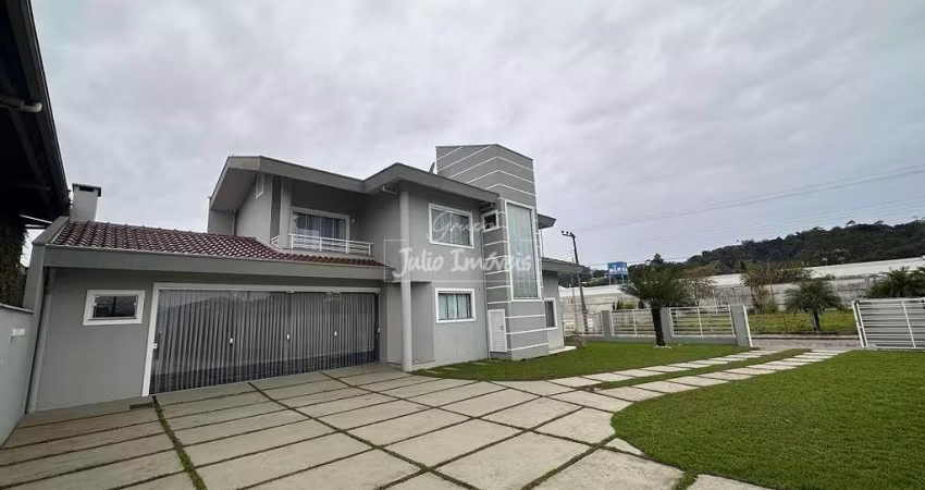 Casa alto padrão 3 dormitorios Centro Guabiruba