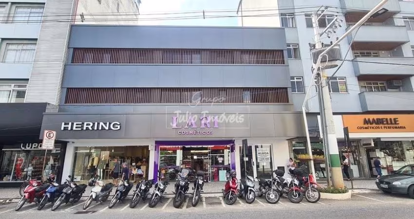 Ampla sala comercial no Centro de Brusque