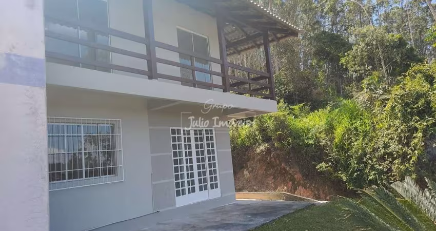 Casa 3 dormitórios na Cerâmica Reis Brusque