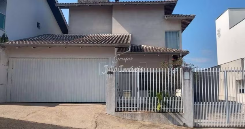 Casa 4 suítes Planalto Brusque