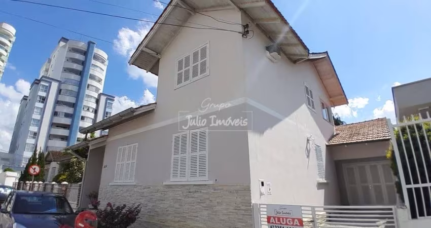 Casa com 4 quartos no Centro de Brusque