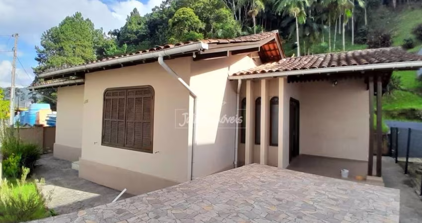 Casa para locação 03 quartos no Centro