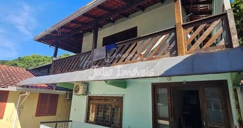Prédio com 4 apartamentos São Pedro